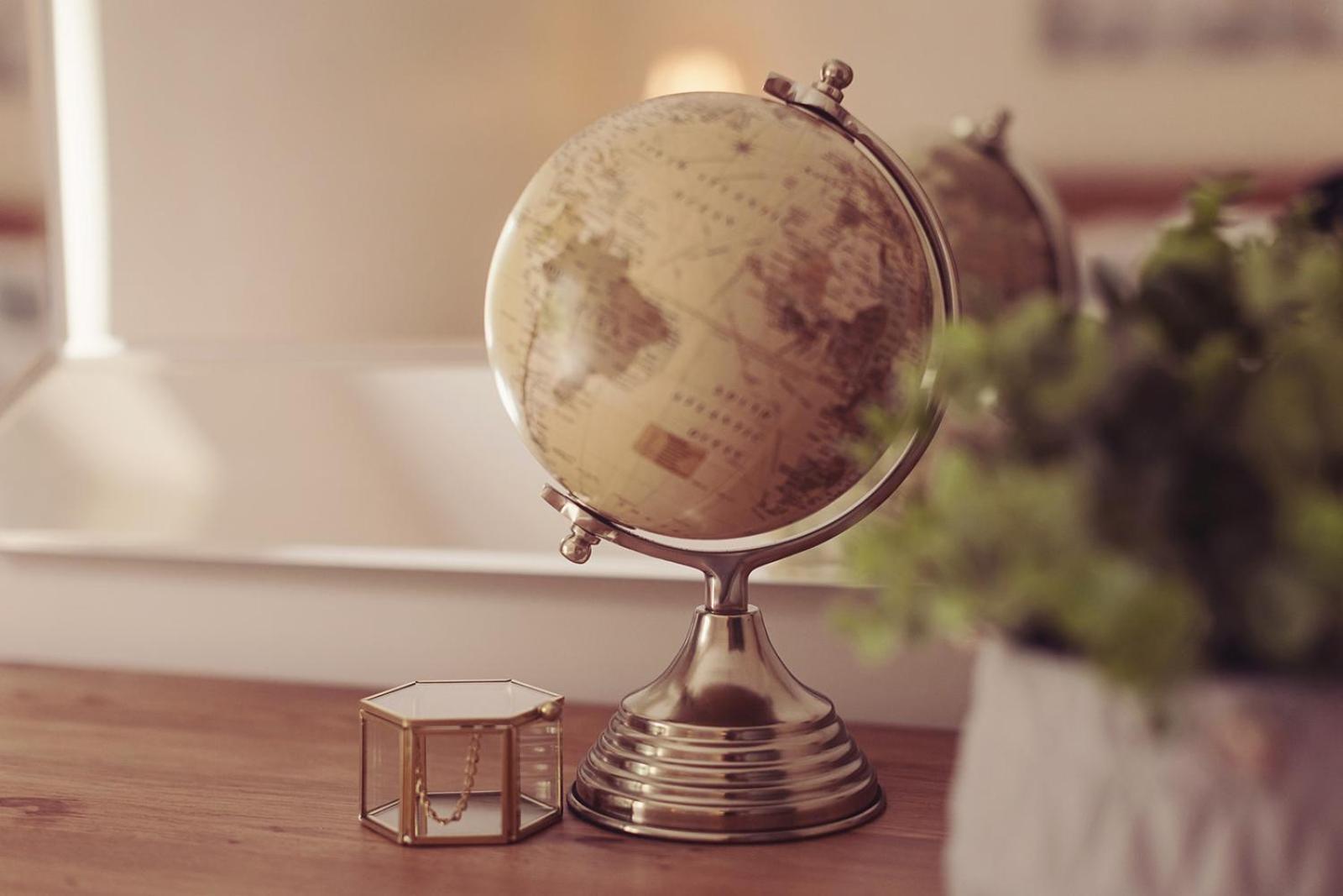 Longlands Inn & Cottages Carnforth Esterno foto A globe