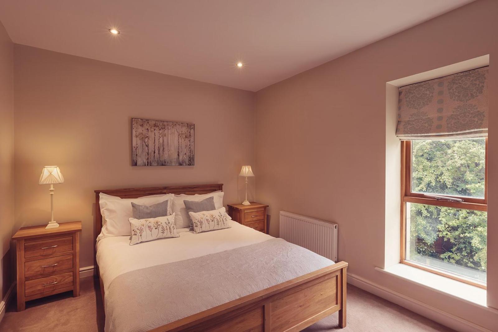Longlands Inn & Cottages Carnforth Esterno foto A bedroom at the Old Vicarage