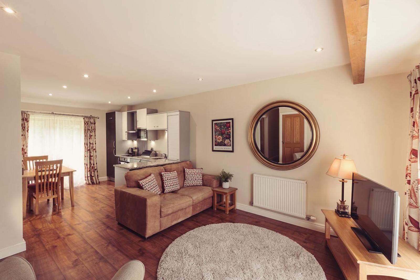 Longlands Inn & Cottages Carnforth Esterno foto Interior of a typical apartment